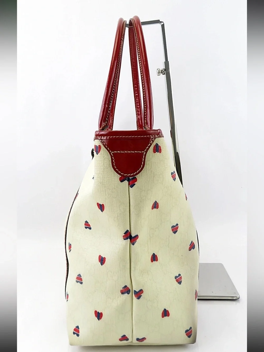 Gucci Cream Tote with Red Heart Motif